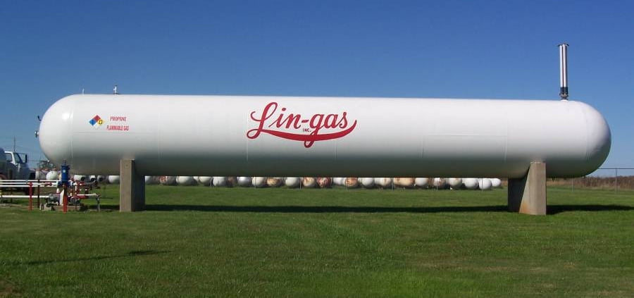 Large Propane Tank with Ling-Gas Logo on it